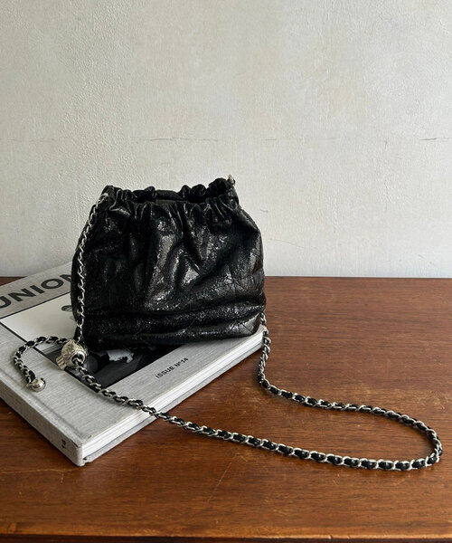 DouDou（ドゥドゥ）の「【WEB限定】ギャザーメタリックキルト（ショルダーバッグ・レディース・ブラック/シルバー/シルバー系その他・FREE）」の10枚目の写真