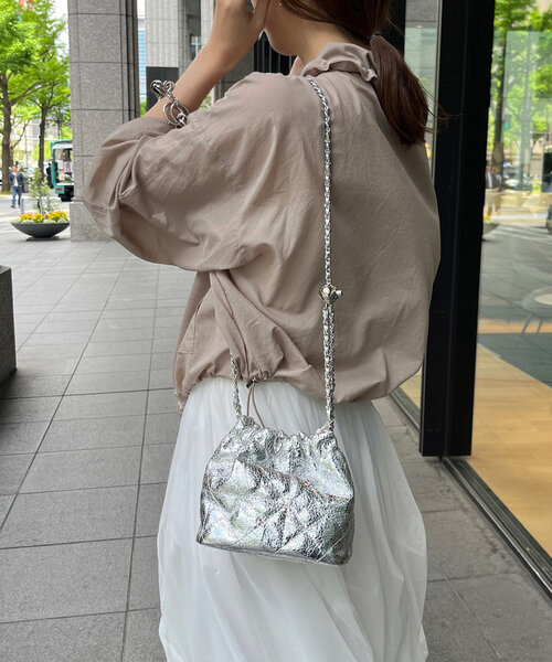DouDou（ドゥドゥ）の「【WEB限定】ギャザーメタリックキルト（ショルダーバッグ・レディース・ブラック/シルバー/シルバー系その他・FREE）」の15枚目の写真