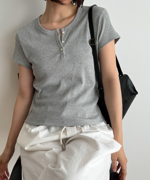 CANAL JEAN（キャナルジーン）の「El mar　ラウンドネックヘンリー半袖Tシャツ（Tシャツ/カットソー・レディース・ネイビー/グレー/アイボリー/ブラック・ONE SIZE）」の3枚目の写真