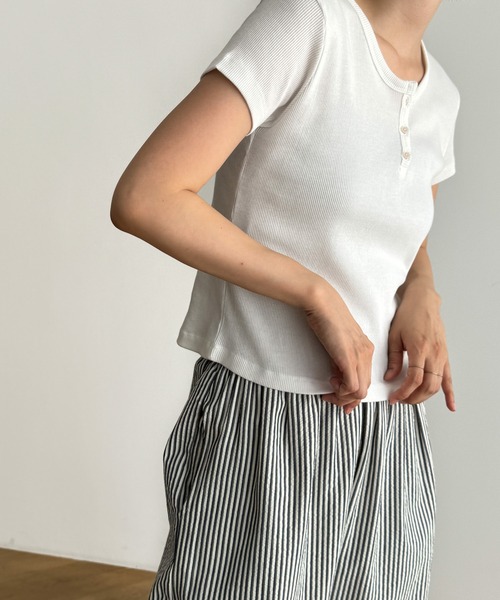 CANAL JEAN（キャナルジーン）の「El mar　ラウンドネックヘンリー半袖Tシャツ（Tシャツ/カットソー・レディース・ネイビー/グレー/アイボリー/ブラック・ONE SIZE）」の22枚目の写真