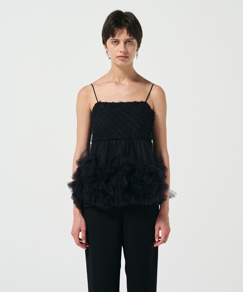 GRACE CONTINENTAL（グレースコンチネンタル）の「チュールフリルキャミソール（キャミソール・レディース・グレー/ブラック・36）」の2枚目の写真