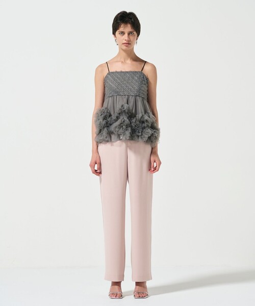 GRACE CONTINENTAL（グレースコンチネンタル）の「チュールフリルキャミソール（キャミソール・レディース・グレー/ブラック・36）」の3枚目の写真