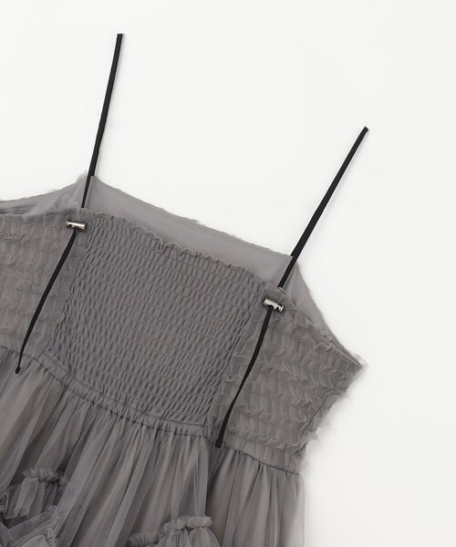 GRACE CONTINENTAL（グレースコンチネンタル）の「チュールフリルキャミソール（キャミソール・レディース・グレー/ブラック・36）」の9枚目の写真