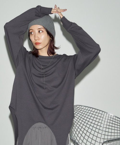 Auntie Rosa Holiday(アンティローザホリデー)の「フィンガーホールサスペンダーレイヤードロンTEE(Tシャツ/カットソー・レディース・オフホワイト/チャコールグレー・FREE)」の2枚目の写真