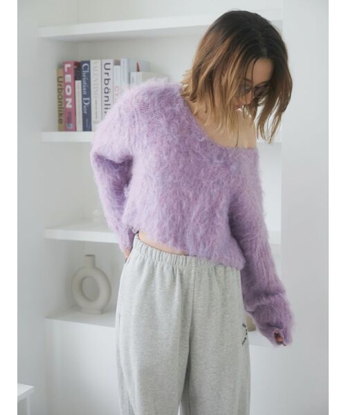 Ungrid(アングリッド)の「Vネックカラーショート起毛ニット(ニット/セーター・レディース・アイボリー/チャコールグレー/パープル・FREE)」の13枚目の写真