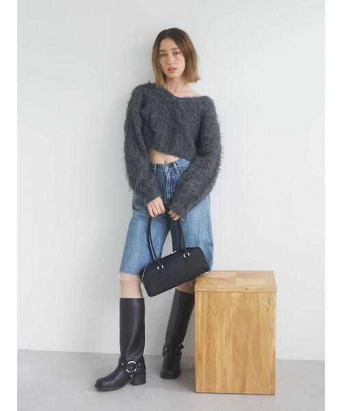 Ungrid(アングリッド)の「Vネックカラーショート起毛ニット(ニット/セーター・レディース・アイボリー/チャコールグレー/パープル・FREE)」の18枚目の写真