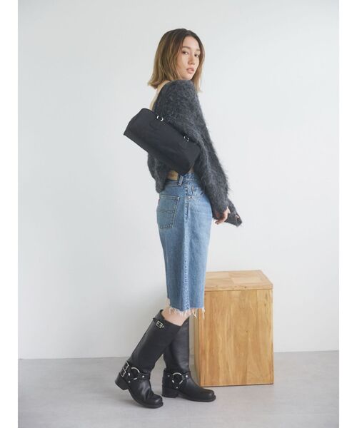 Ungrid(アングリッド)の「Vネックカラーショート起毛ニット(ニット/セーター・レディース・アイボリー/チャコールグレー/パープル・FREE)」の19枚目の写真