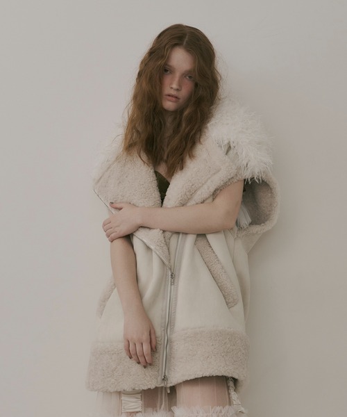 J1U by LA BELLE ETUDE ボリュームムートンベスト セール】BIGボリュームムートンベスト（ベスト）｜J1U by LA BELLE