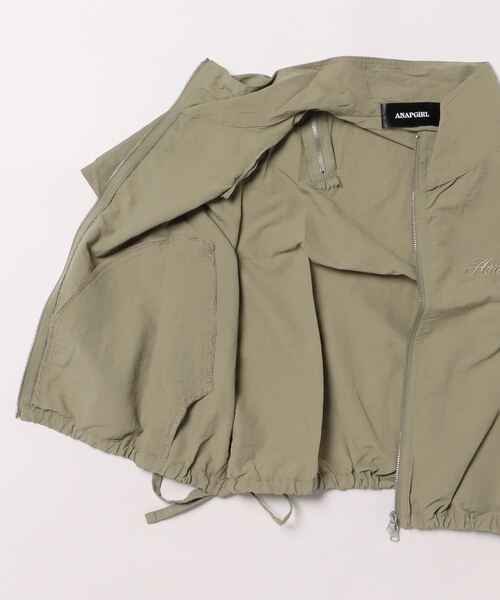 ANAP GｉRL（アナップガール）の「【ティーンズライン】肩ジップ付ナイロンブルゾン（M、Lサイズ）（ブルゾン・キッズ・スミクロ/カーキ・M/L）」の9枚目の写真