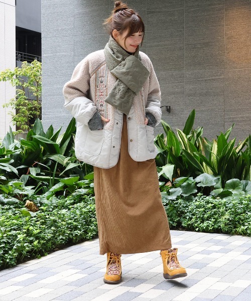 チチカカ(チチカカ)の「コーデュロイナロースカート(スカート・レディース・カーキ/ブラック/キャメル・FREE)」の4枚目の写真