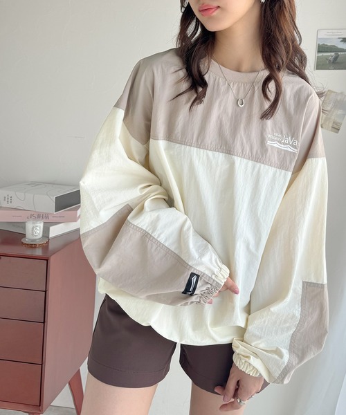 Java(ジャバ)の「《Javaジャバコラボ》スポカジで差をつける。裾ドロストバイカラーシアープルオーバー(Tシャツ/カットソー・レディース・グレイッシュベージュ/オフホワイト/ネイビー・X-LARGE/SMALL/MEDIUM/LARGE)」の9枚目の写真