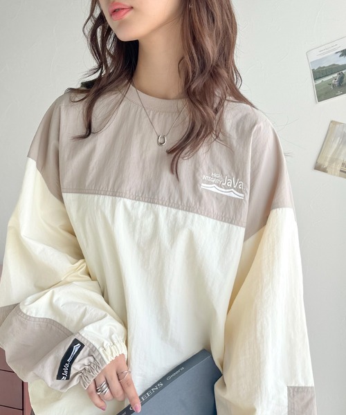 Java(ジャバ)の「《Javaジャバコラボ》スポカジで差をつける。裾ドロストバイカラーシアープルオーバー(Tシャツ/カットソー・レディース・グレイッシュベージュ/オフホワイト/ネイビー・X-LARGE/SMALL/MEDIUM/LARGE)」の13枚目の写真