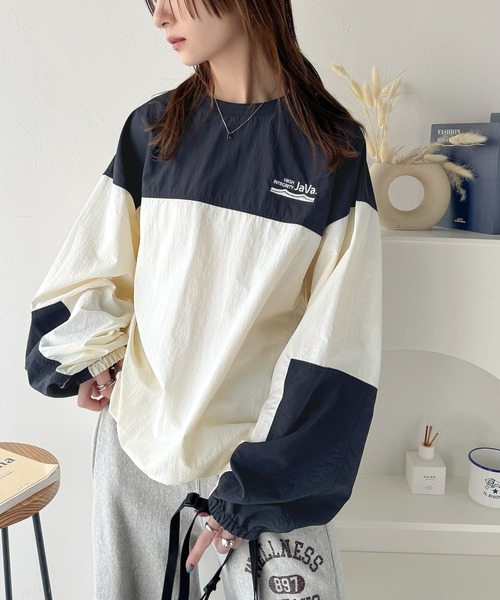 Java(ジャバ)の「《Javaジャバコラボ》スポカジで差をつける。裾ドロストバイカラーシアープルオーバー(Tシャツ/カットソー・レディース・グレイッシュベージュ/オフホワイト/ネイビー・X-LARGE/SMALL/MEDIUM/LARGE)」の14枚目の写真