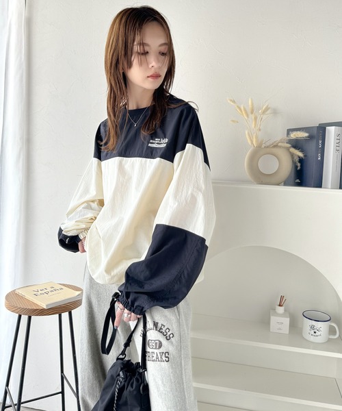 Java(ジャバ)の「《Javaジャバコラボ》スポカジで差をつける。裾ドロストバイカラーシアープルオーバー(Tシャツ/カットソー・レディース・グレイッシュベージュ/オフホワイト/ネイビー・X-LARGE/SMALL/MEDIUM/LARGE)」の17枚目の写真
