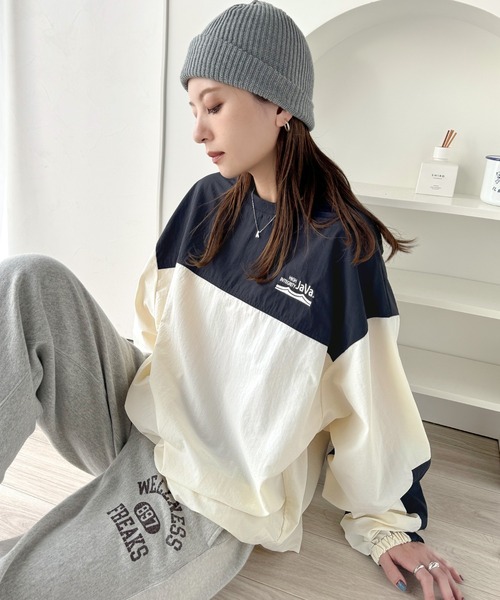 Java(ジャバ)の「《Javaジャバコラボ》スポカジで差をつける。裾ドロストバイカラーシアープルオーバー(Tシャツ/カットソー・レディース・グレイッシュベージュ/オフホワイト/ネイビー・X-LARGE/SMALL/MEDIUM/LARGE)」の19枚目の写真