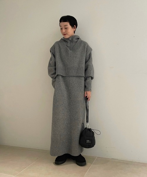 【NEW YEAR’S SPECIAL ITEM】ベスト×ハーフジップニットワンピース（ワンピース）｜emmi（エミ）