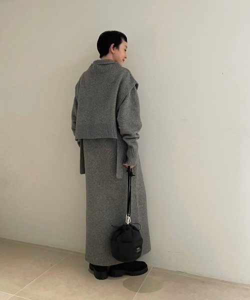 【NEW YEAR’S SPECIAL ITEM】ベスト×ハーフジップニットワンピース（ワンピース）｜emmi（エミ）