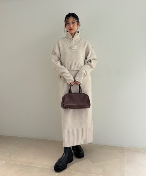 【NEW YEAR’S SPECIAL ITEM】ベスト×ハーフジップニットワンピース（ワンピース）｜emmi（エミ）