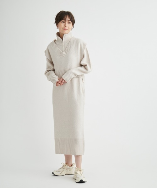 emmi（エミ）の「【NEW YEAR’S SPECIAL ITEM】ベスト×ハーフジップニットワンピース（ワンピース・レディース・ライトベージュ/グレー・FREE）」の5枚目の写真