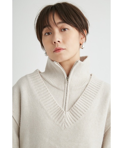 emmi（エミ）の「【NEW YEAR’S SPECIAL ITEM】ベスト×ハーフジップニットワンピース（ワンピース・レディース・ライトベージュ/グレー・FREE）」の11枚目の写真