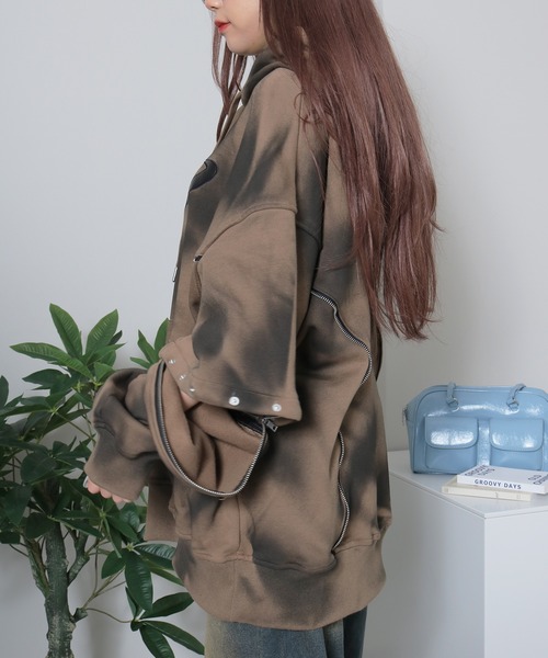 sevens（セブンズ）の「【sevens】袖脱着ロゴスプレーパーカー（パーカー・レディース・ブラック/レッド/ベージュ・L）」の11枚目の写真