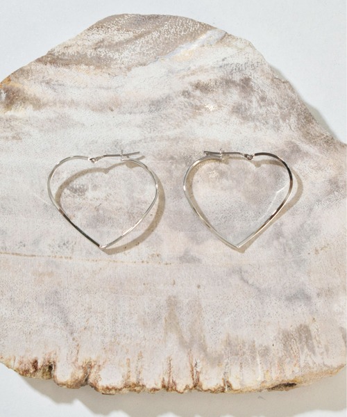IRIS47（イリスフォーセブン）の「【kiehtova】HEART  HOOP  PIERCE/ ハート フープ ピアス（ピアス（両耳用）・レディース・シルバー/ゴールド・FREE）」の7枚目の写真