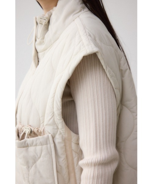 AZUL by moussy(アズールバイマウジー)の「キルティングコンパクトベスト(ダウンベスト・レディース・チャコールグレー/ブラック/アイボリー・FREE)」の11枚目の写真