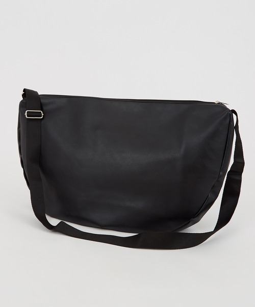 黒い合成皮革バックパック 33076-8110_1.jpg