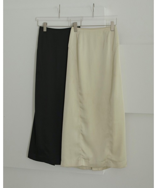 anuke（アンヌーク）の「Satin Pencil Skirt（スカート・レディース・ベージュ/ブラック・36inch/38inch）」の11枚目の写真