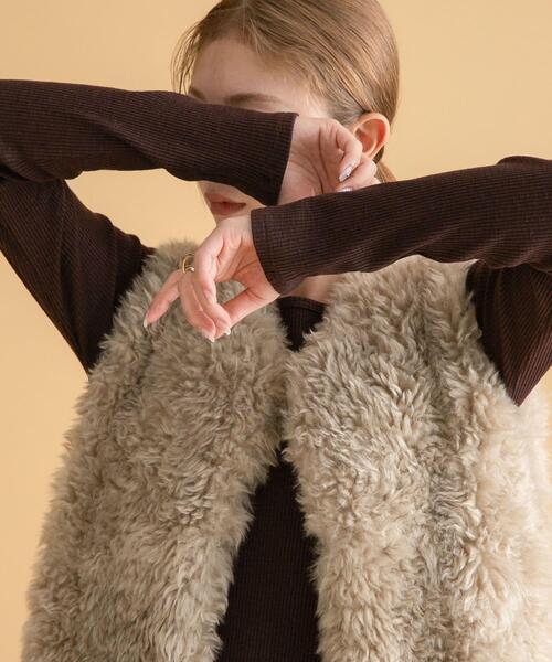 URBAN RESEARCH Sonny Label(アーバンリサーチサニーレーベル)の「スラブベーシックロングスリーブTシャツ(Tシャツ/カットソー・レディース・オフホワイト/チャコールグレー/ピンク/イエロー系その他/ブラウン/ミント・FREE)」の4枚目の写真