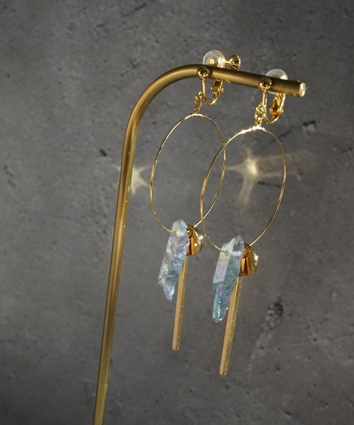 CERCA(チェルカ)の「MILIA/Jewelry ice フープイヤリング(イヤリング・レディース・ゴールド/ブルー・FREE)」の4枚目の写真
