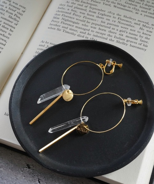 CERCA(チェルカ)の「MILIA/Jewelry ice フープイヤリング(イヤリング・レディース・ゴールド/ブルー・FREE)」の12枚目の写真