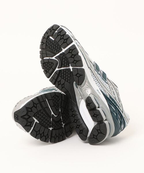 NEW BALANCE(ニューバランス)の「【New Balance】U1906RCE 1906R(スニーカー・レディース・シルバー・23cm/23.5cm/24cm/24.5cm/25cm)」の3枚目の写真