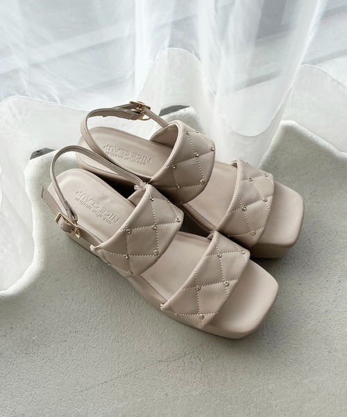 one after another NICE CLAUP(ワンアフターアナザーナイスクラップ)の「ビジュースタッズ付きキルティングサンダル(サンダル・レディース・アイボリー/ブラック/ベージュ・L/M/S)」の9枚目の写真