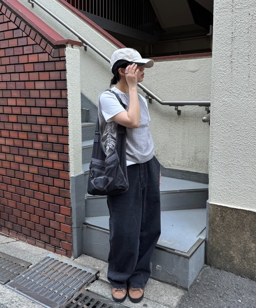 INTER FACTORY（インターファクトリー）の「あいり-SNAP WIDE CARGO DENIM/スナップワイドカーゴデニム made by inter factory（デニムパンツ・レディース・ブルー/ブラック・SMALL/MEDIUM）」の3枚目の写真