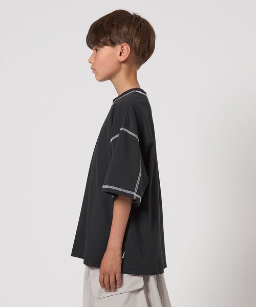 green label relaxing(グリーンレーベルリラクシング)の「【スタメンシリーズ】HC カラーステッチ Tシャツ / キッズ 100cm-160cm(Tシャツ/カットソー・キッズ・ブラック/オリーブ/ブラウン/コバルトブルー/ライラック/ライム・140cm/130cm/120cm/100cm/110cm/160cm/150cm)」の19枚目の写真