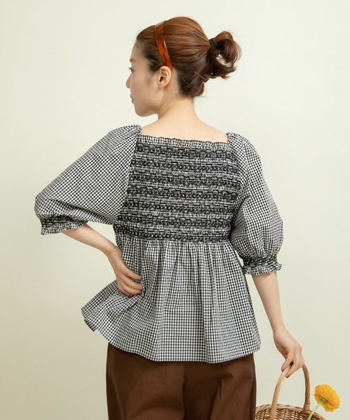Dot＆Stripes CHILD WOMAN（ドットアンドストライプス　チャイルドウーマン）の「60sギンガム スモッキングブラウス（シャツ/ブラウス・レディース・ブラック/レッド・FREE）」の6枚目の写真