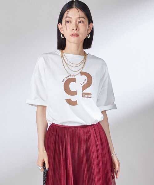 ＋81BRANCA（ハチイチブランカ）の「【SHIPS別注】81BRANCA:ロゴ 5分袖 TEE（Tシャツ/カットソー・レディース・ホワイト/ベージュ/チャコールグレー/ホワイト系・ONE SIZE）」の9枚目の写真
