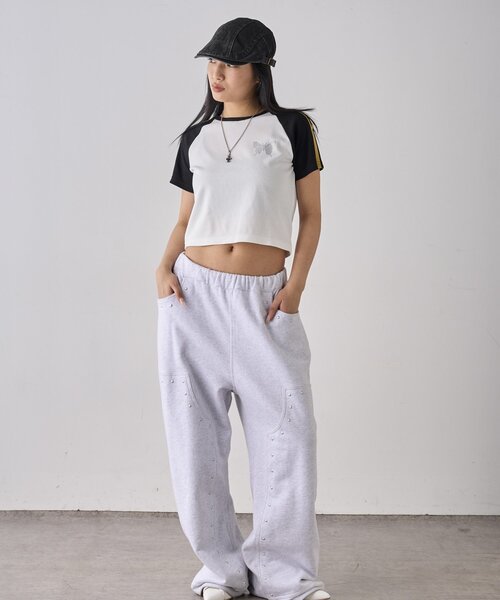 WHO'S WHO gallery(フーズフーギャラリー)の「【WEB限定】ラインストーンラグランバタフライ半袖(Tシャツ/カットソー・レディース・チャコールグレー/ブラック/サックスブルー/マスタード/ブラウン・FREE)」の7枚目の写真