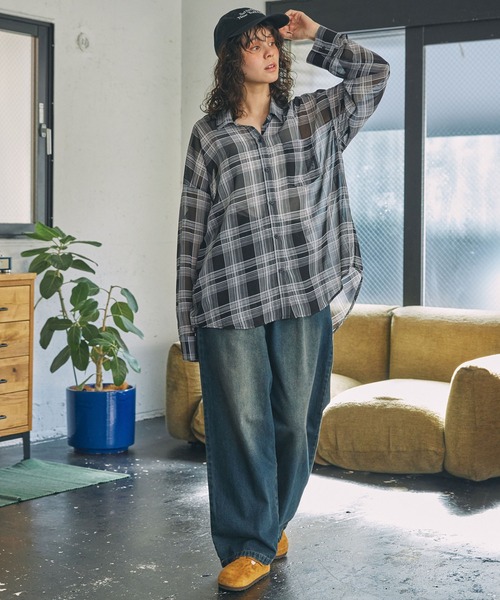 MONO-MART LADY'S(モノマートレディース)の「オーバーサイズ シアー チェックシャツ≪冷房対策/体型カバー≫(シャツ/ブラウス・レディース・ネイビー/ベージュ/ブラック・FREE)」の10枚目の写真