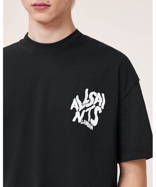 ALLSAINTS(オールセインツ)の「ORLANDO LOGO PRINT OVERSIZED T-SHIRT | ORLANDO ロゴ プリント オーバーサイズ Tシャツ(Tシャツ/カットソー・メンズ・ブラック・S/L/XS/M)」の4枚目の写真
