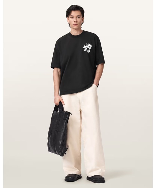 ALLSAINTS(オールセインツ)の「ORLANDO LOGO PRINT OVERSIZED T-SHIRT | ORLANDO ロゴ プリント オーバーサイズ Tシャツ(Tシャツ/カットソー・メンズ・ブラック・S/L/XS/M)」の13枚目の写真