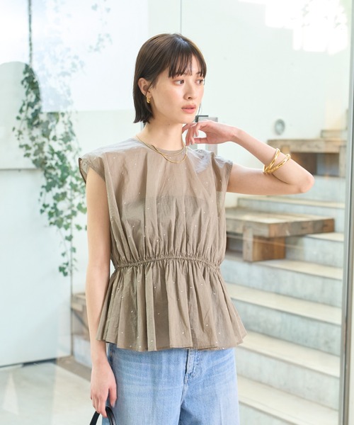 Rouge vif Anna(ルージュヴィフアンナ)の「シルバードット刺繍ペプラムブラウス(シャツ/ブラウス・レディース・ブラック/モカ・フリー)」の6枚目の写真