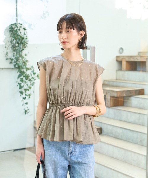 Rouge vif Anna(ルージュヴィフアンナ)の「シルバードット刺繍ペプラムブラウス(シャツ/ブラウス・レディース・ブラック/モカ・フリー)」の7枚目の写真