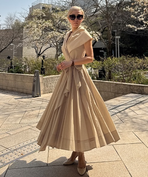 ジェンヌ JENNE クラシカルショールカラーワンピ フレア 白 JENNE（ジェンヌ）の「クラシカルショールカラーワンピース