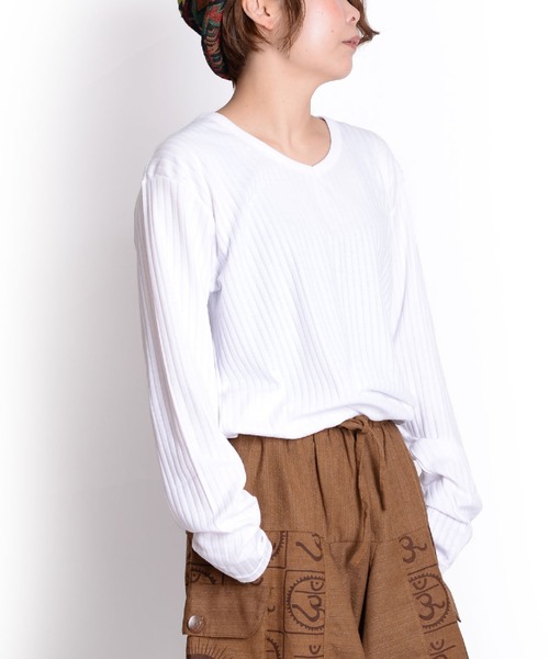 MARAI(マーライ)の「Vネック 長袖 カットソー Tシャツ 無地 ロングスリーブ(Tシャツ/カットソー・レディース・ワイン/ブラウン系/ネイビー系/チャコール/ブルー/グリーン/ホワイト/グレー/レッド/ネイビー/アクア/ピンク/ブラック・MEDIUM/X-LARGE/LARGE)」の1枚目の写真