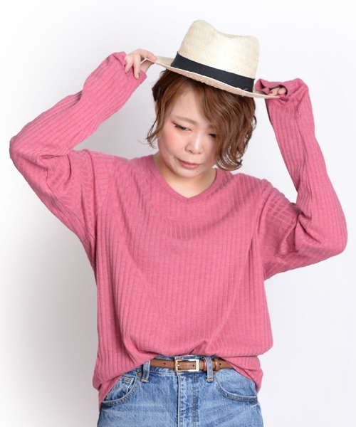 MARAI(マーライ)の「Vネック 長袖 カットソー Tシャツ 無地 ロングスリーブ(Tシャツ/カットソー・レディース・ワイン/ブラウン系/ネイビー系/チャコール/ブルー/グリーン/ホワイト/グレー/レッド/ネイビー/アクア/ピンク/ブラック・MEDIUM/X-LARGE/LARGE)」の11枚目の写真