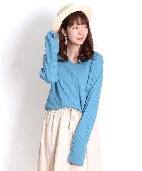 MARAI(マーライ)の「Vネック 長袖 カットソー Tシャツ 無地 ロングスリーブ(Tシャツ/カットソー・レディース・ワイン/ブラウン系/ネイビー系/チャコール/ブルー/グリーン/ホワイト/グレー/レッド/ネイビー/アクア/ピンク/ブラック・MEDIUM/X-LARGE/LARGE)」の9枚目の写真
