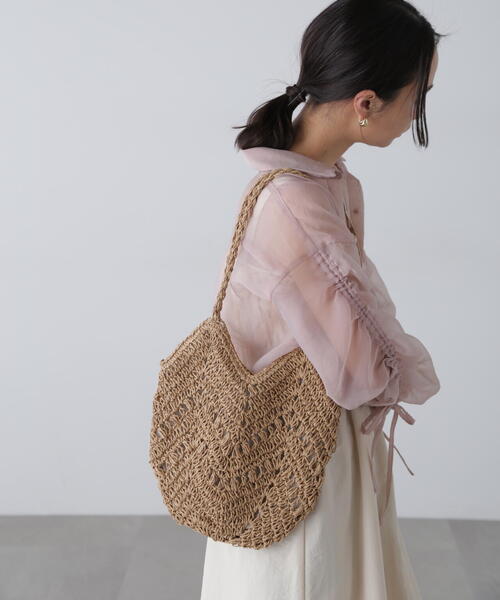 FREE'S MART（フリーズマート）の「透かし編みミニトートバッグ（トートバッグ・レディース・ベージュ/ライトグリーン・ﾌﾘ-）」の2枚目の写真