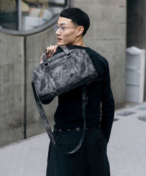 FREAK'S STORE(フリークスストア)の「LEATHERETTE Boston Bag/レザレット ボストンショルダーバッグ(ショルダーバッグ・メンズ・ブルー/ブラック/ホワイト・ONE SIZE)」の6枚目の写真